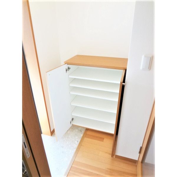 玄関　メゾンTADO　荒川区西日暮里5