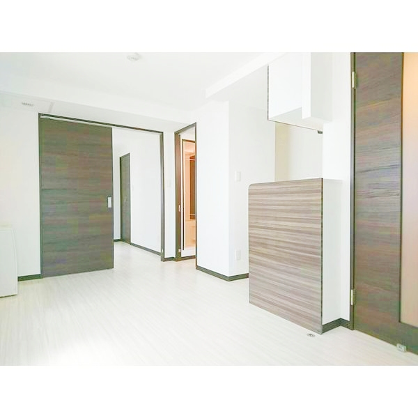 居室・リビング　明るい雰囲気で、気持ちの良いリビングです♪