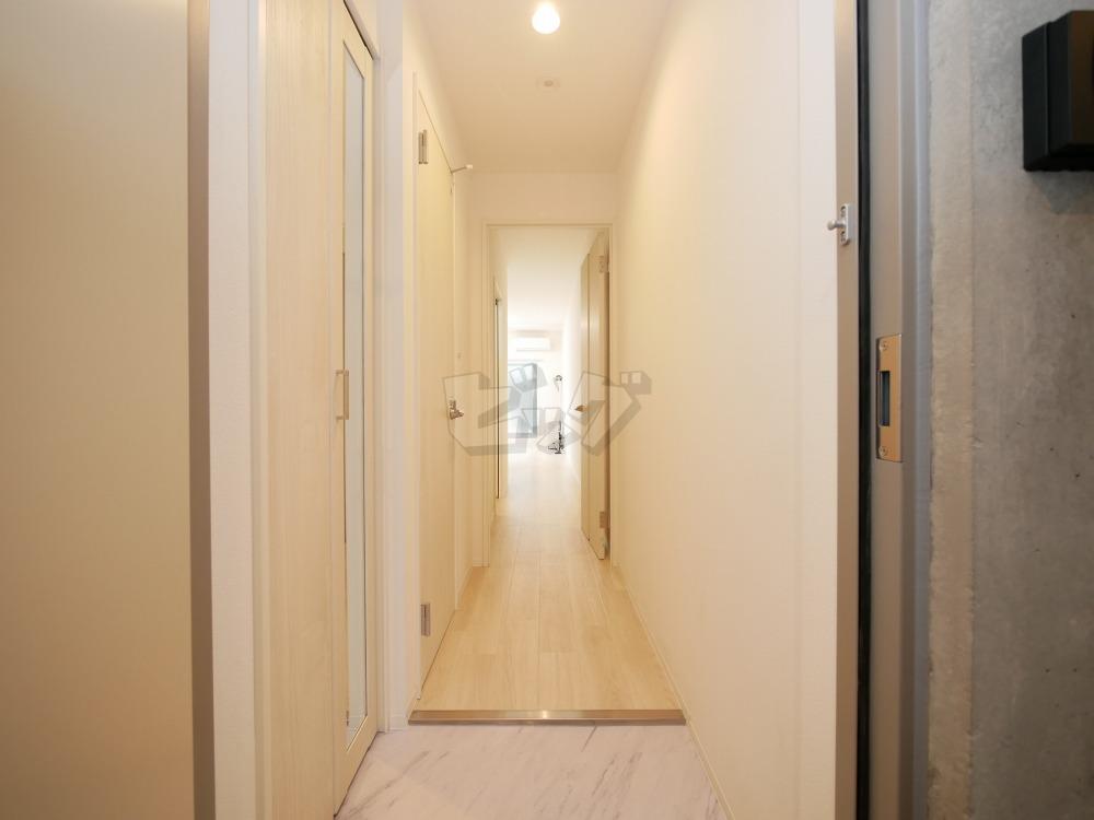 玄関　明るい玄関がお出迎えです☆