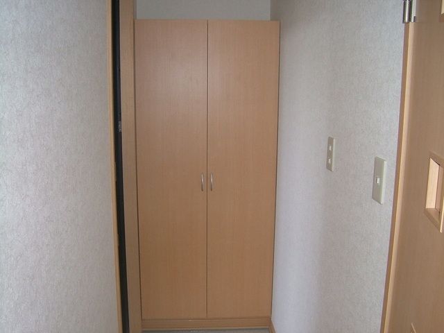 玄関　★高さのある靴箱です★