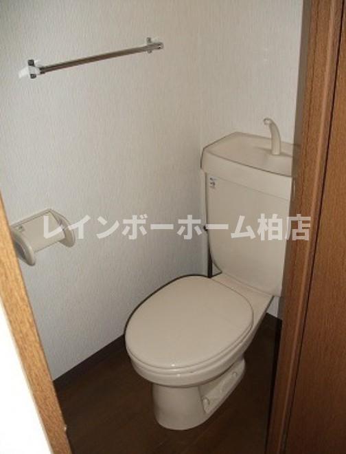 トイレ　清潔感のあるトイレです