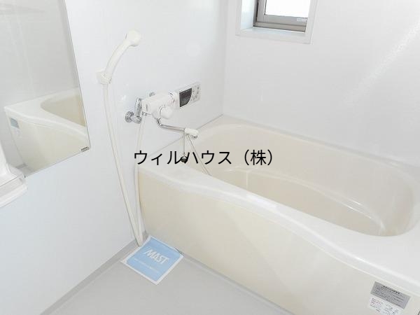 バス・シャワールーム　浴室乾燥機、追い焚き機能付きバス！
