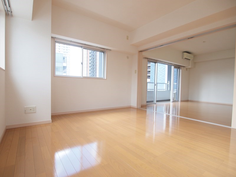 その他部屋・スペース　2面採光で明るいお部屋です。