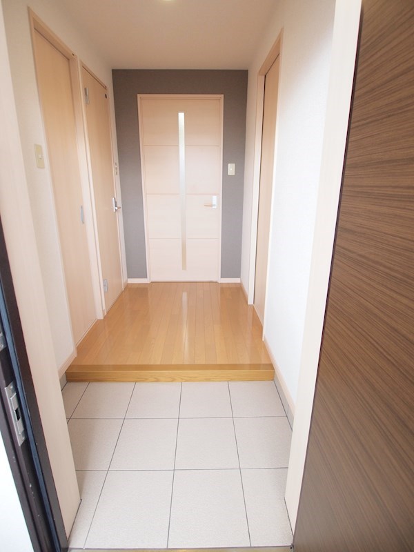 玄関　玄関も広く、キレイです。