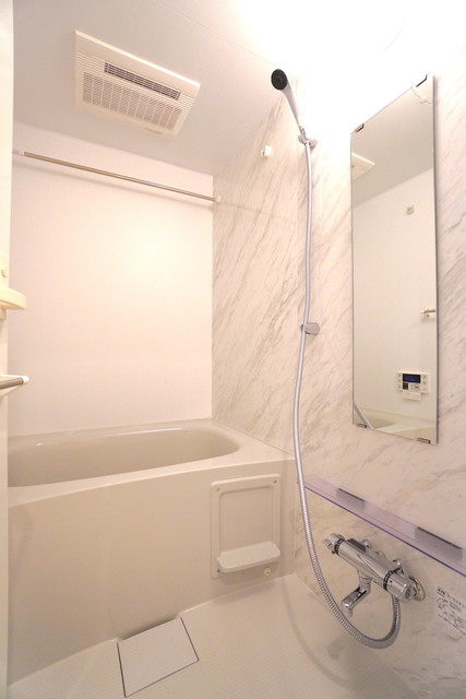 バス・シャワールーム　※写真は同タイプ住戸です。