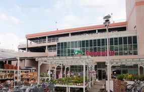 ホームセンター　島忠ホームズ（ホームセンター）まで430m