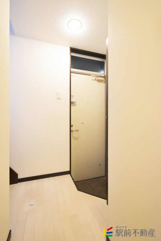 玄関　写真は別部屋