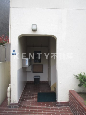 エントランス　清潔なエントランスです