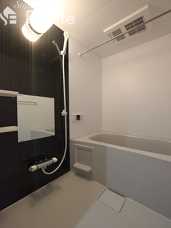 バス・シャワールーム　バスルーム　同仕様内装