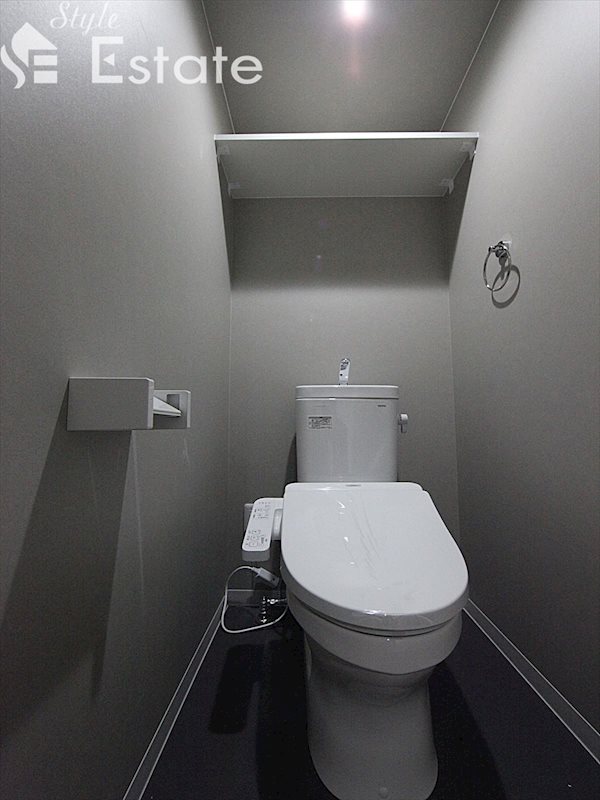 トイレ　温水洗浄便座付トイレ　同仕様内装