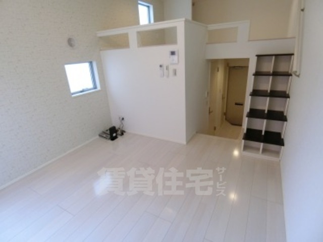 居室・リビング　同物件別部屋