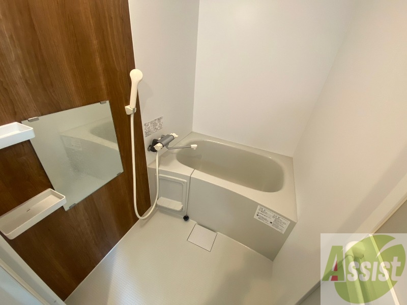 バス・シャワールーム　お風呂になります。一日の疲れを癒してくださいね。