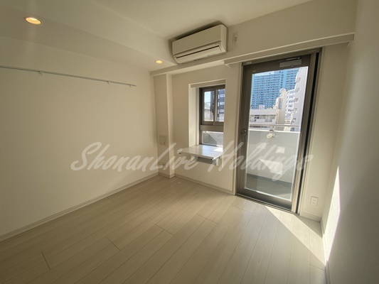 居室・リビング　白基調のリビング