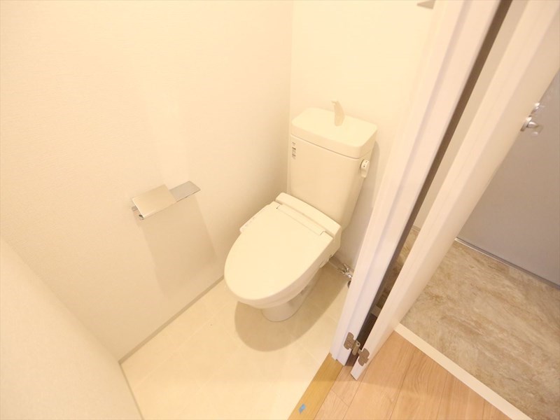 トイレ　温水洗浄暖房便座付トイレ