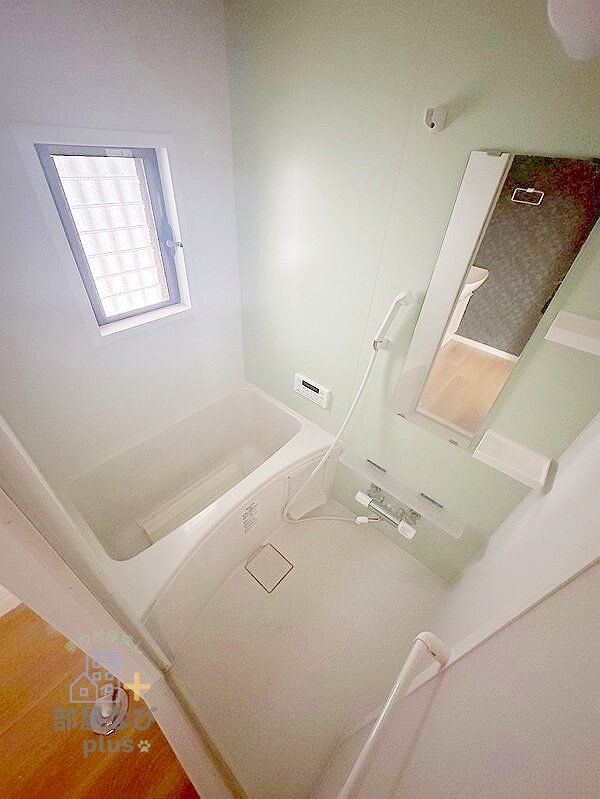 バス・シャワールーム　※他号室写真です