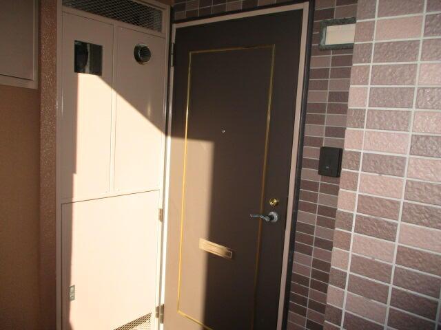 玄関　玄関ドア?