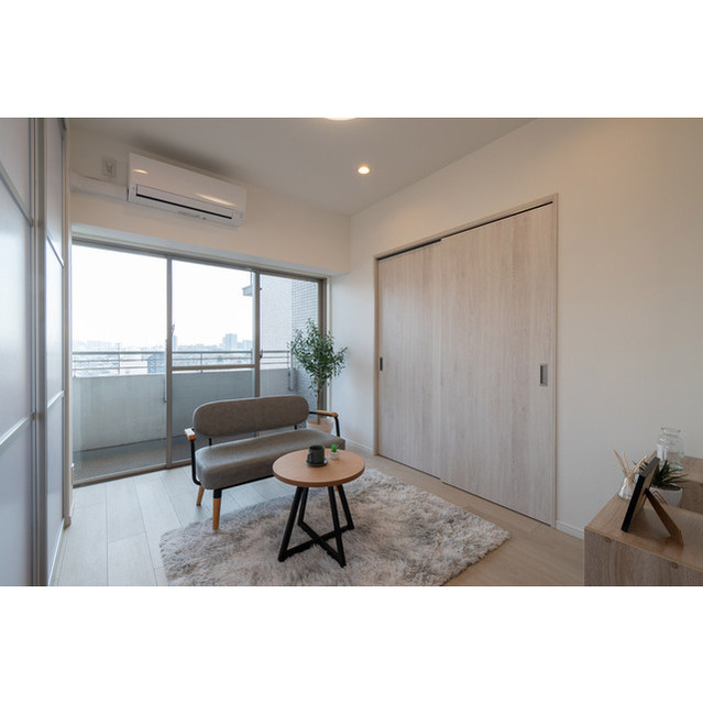 居室・リビング　内観１