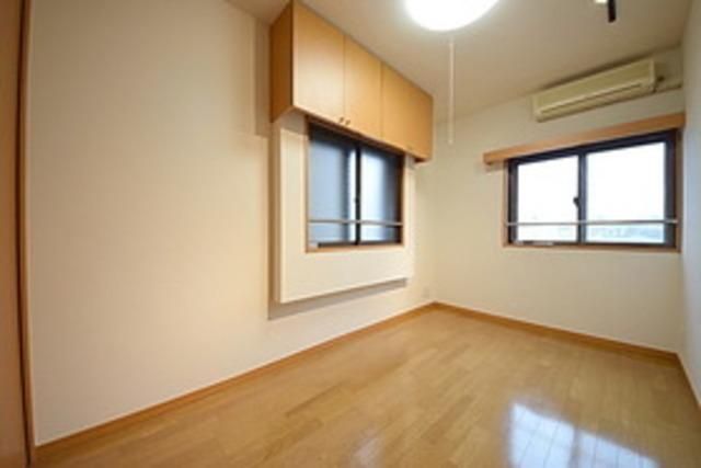 居室・リビング　★２面採光、日当たり良好★