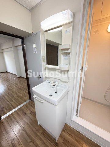 洗面設備　脱衣スペースもあります