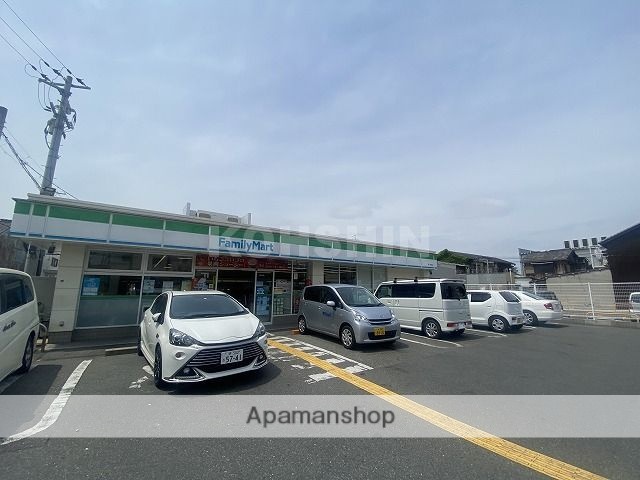 コンビニ　ファミリーマート（コンビニ）まで428m