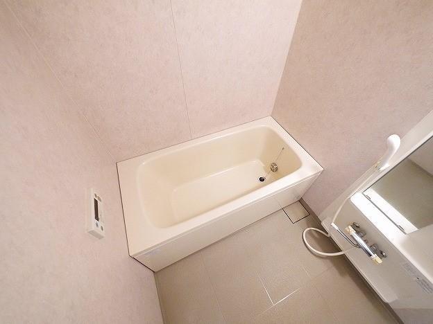 バス・シャワールーム　ゆったり過ごせるお風呂です