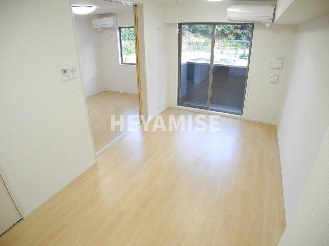 居室・リビング　※室内画像は別号室のもの