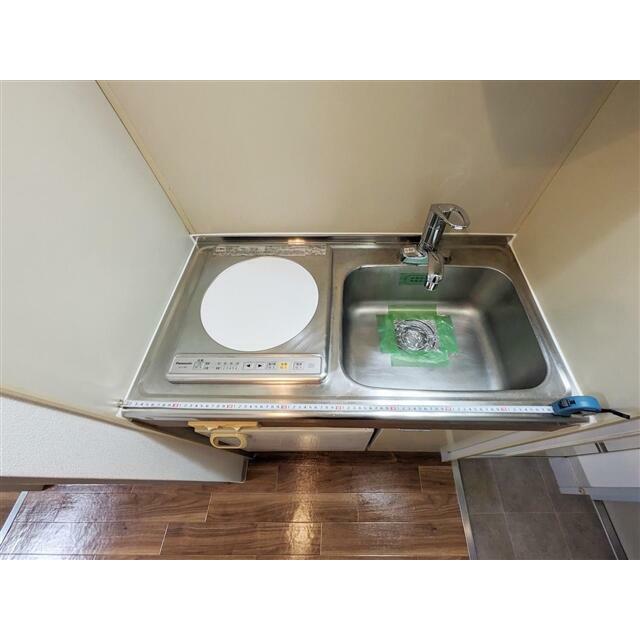 キッチン　同物件別部屋