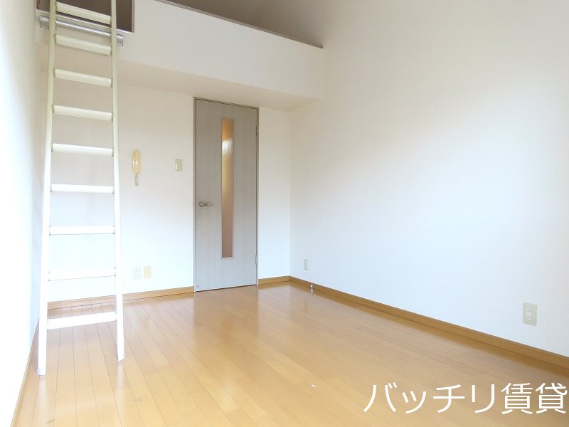 居室・リビング　同型タイプの為、現状を優先致します。