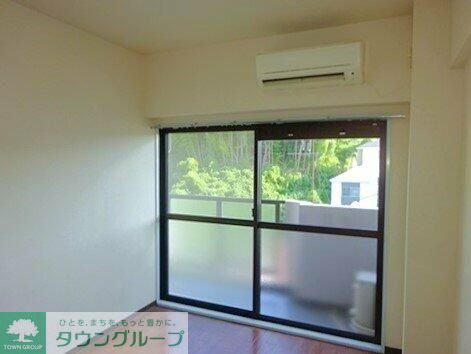 居室・リビング　※別部屋参考写真です