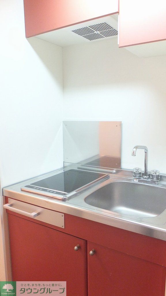 キッチン　2口の電気コンロ付き