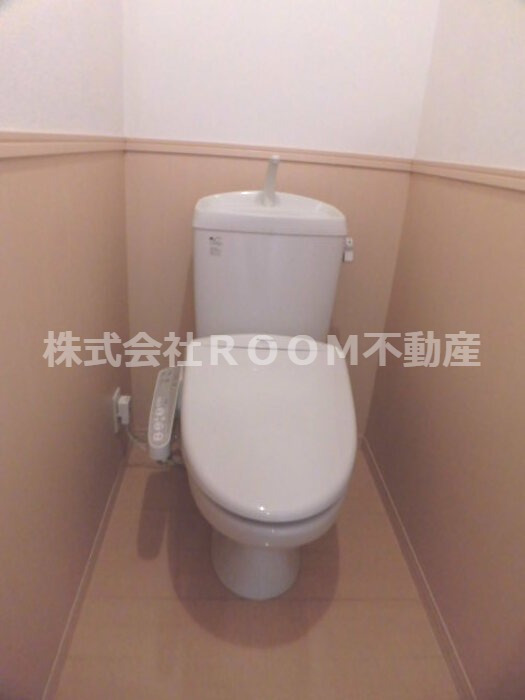 トイレ　落ち着いたトイレです