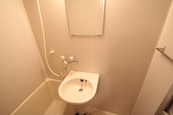 洗面設備　※別部屋の写真です