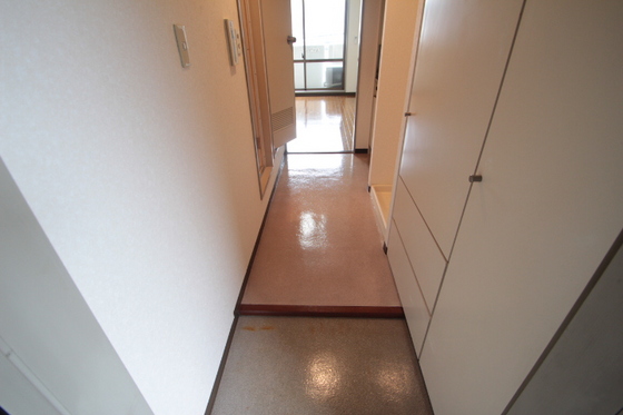 玄関　※別部屋の写真です