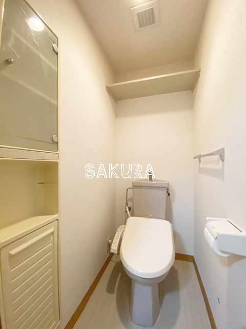 トイレ　落ち着いた色調のトイレです♪