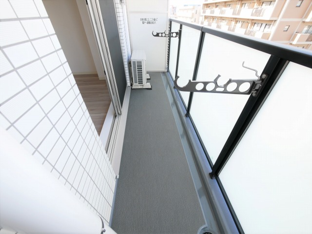 バルコニー　外からの目が気にならないバルコニーで洗濯物が干せます