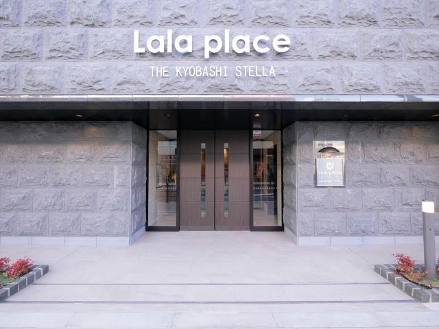 エントランス　落ち着いたエントランスです