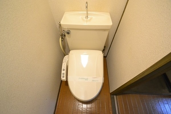 トイレ　温水洗浄便座付きのトイレ♪
