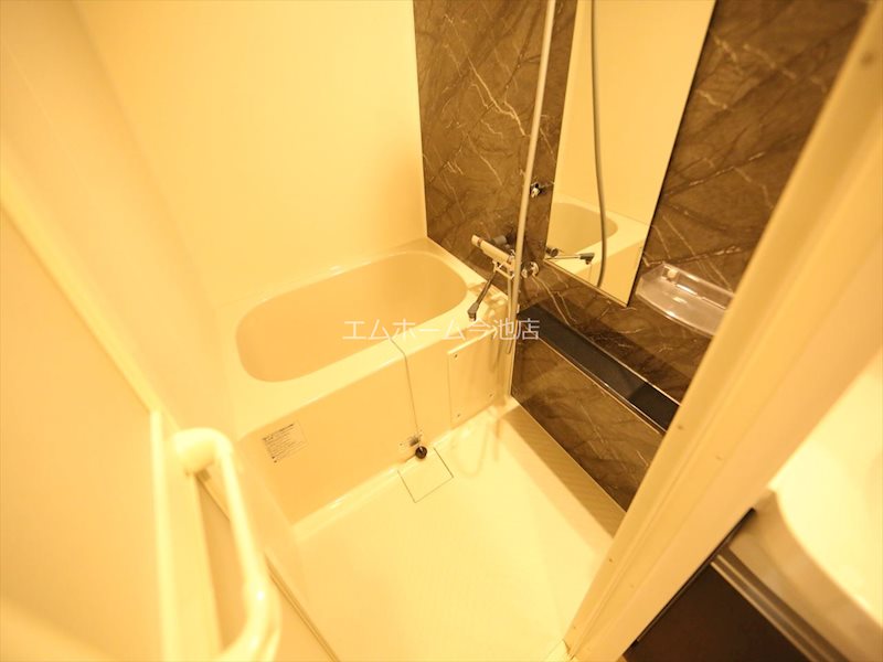 バス・シャワールーム　浴室暖房乾燥機能付バス