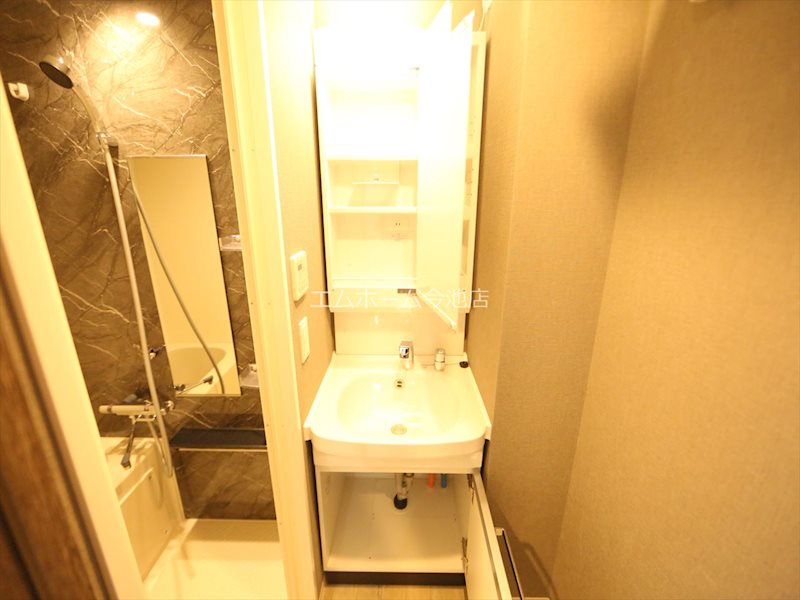 洗面設備　独立洗面台（シャンプードレッサー付）