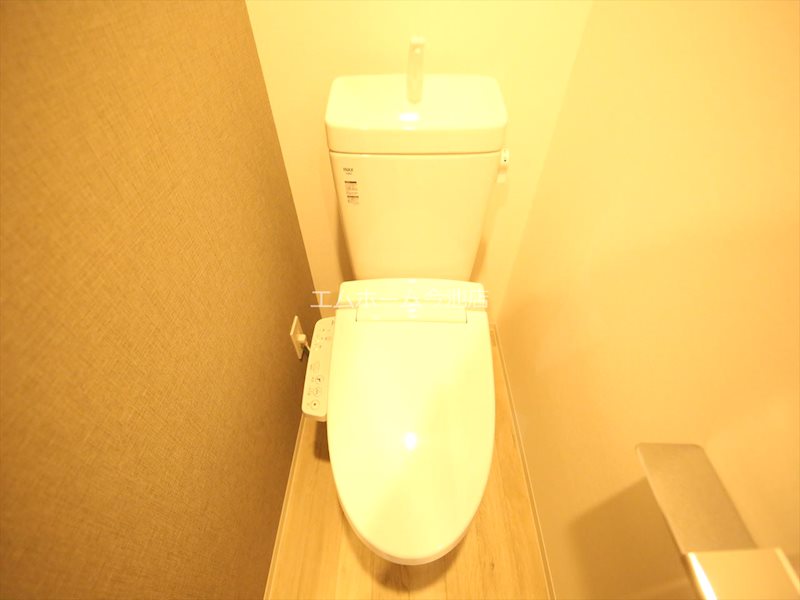 トイレ　温水洗浄便座付トイレ