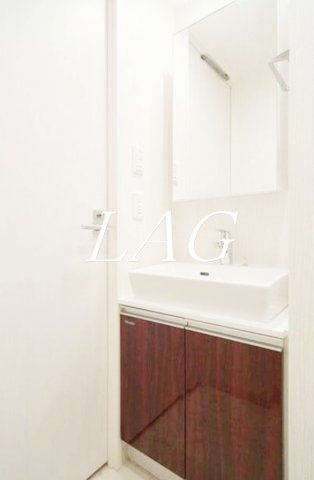 洗面設備　独立洗面台です。