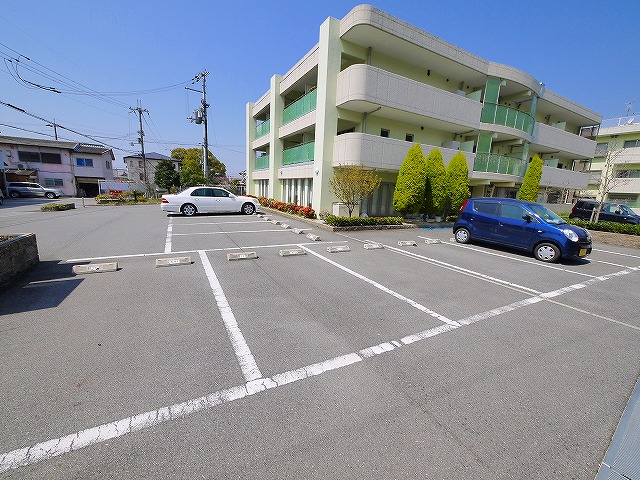 駐車場　駐車場があります