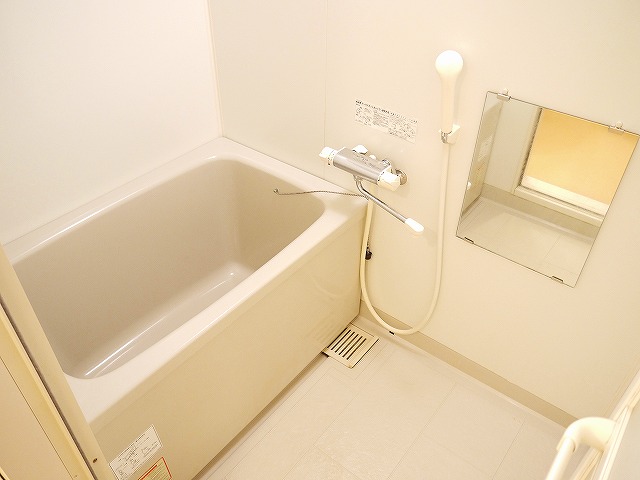 バス・シャワールーム　きれいなお風呂です