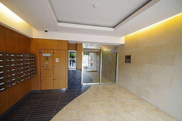 ロビー　オートロック完備