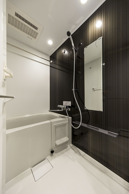 バス・シャワールーム　※写真は同タイプ住戸です。