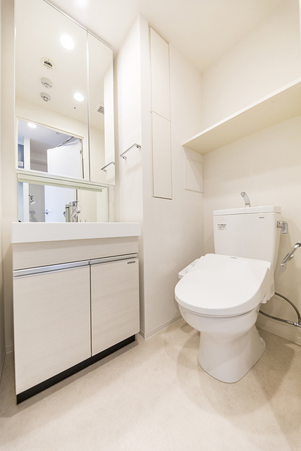 トイレ　※写真は同タイプ住戸です。