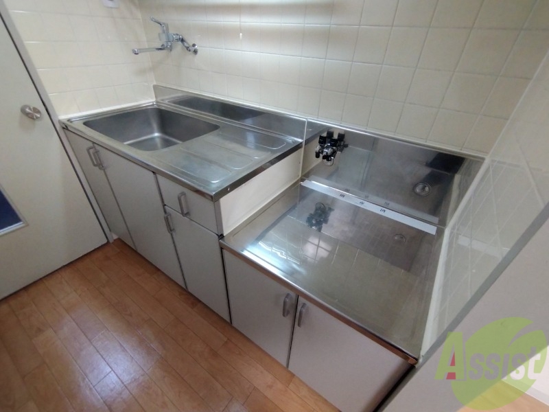 キッチン　ガスキッチンです。２口コンロが設置できます。