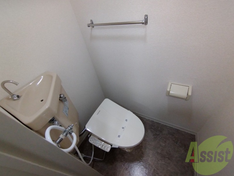 トイレ　トイレです。ウォシュレット付を探している方、おすすめです。