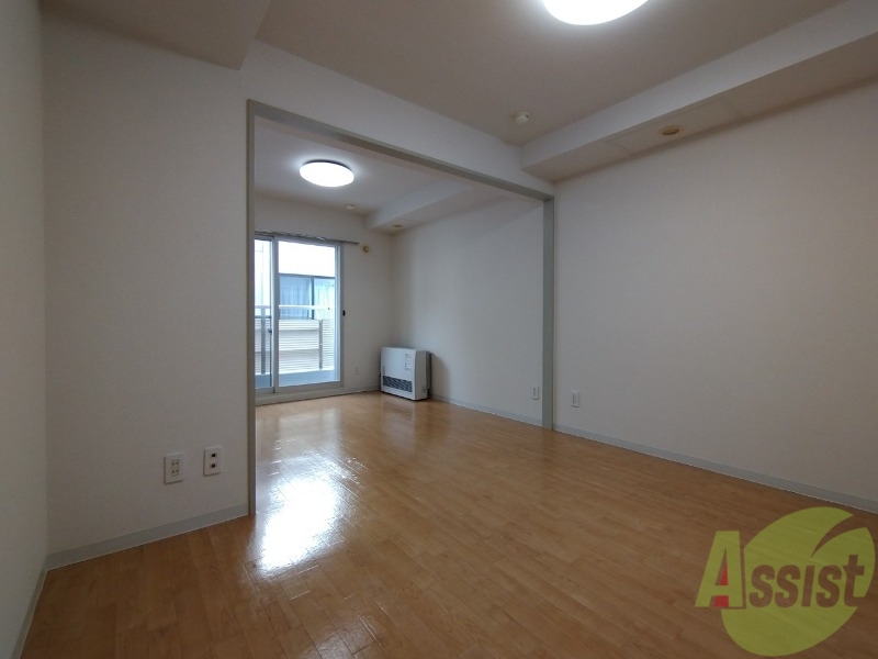 居室・リビング　広くてキレイなお部屋が広がっていて、充実した生活が送れそう。