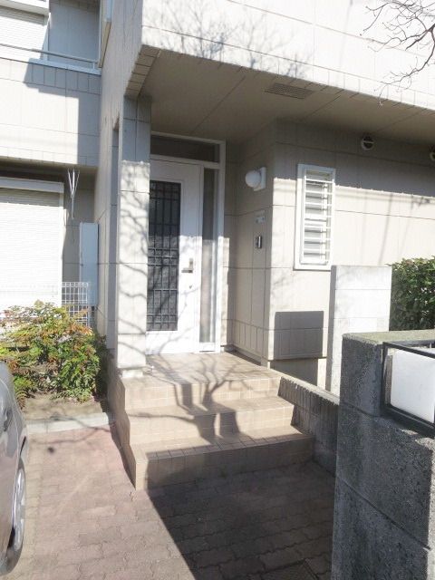 エントランス　★お問い合わせはタウンハウジングまで★
